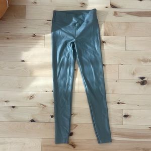 Koral lustrous green leggings